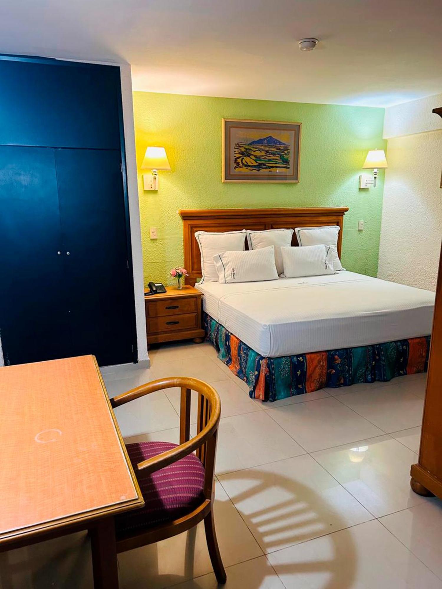 Hotel Francis Culiacán Zewnętrze zdjęcie